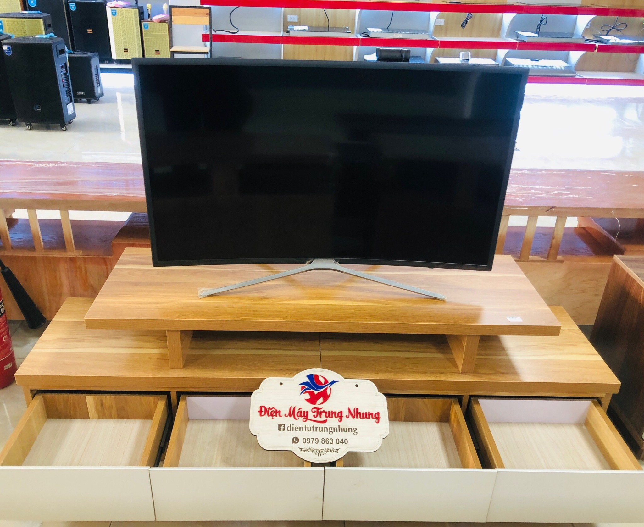 Kệ tivi rút 1.6m 3399