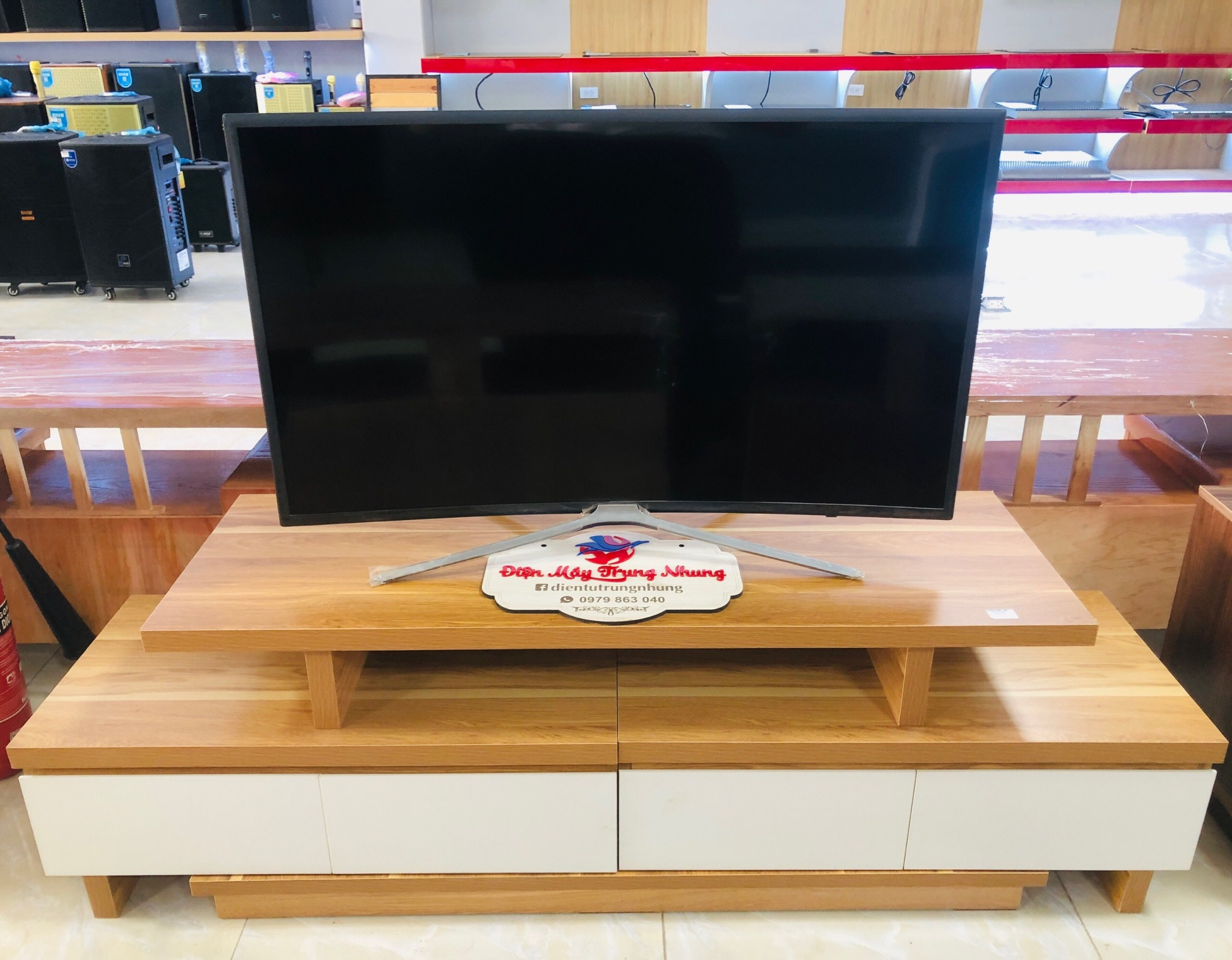 Kệ tivi rút 1.6m 3399