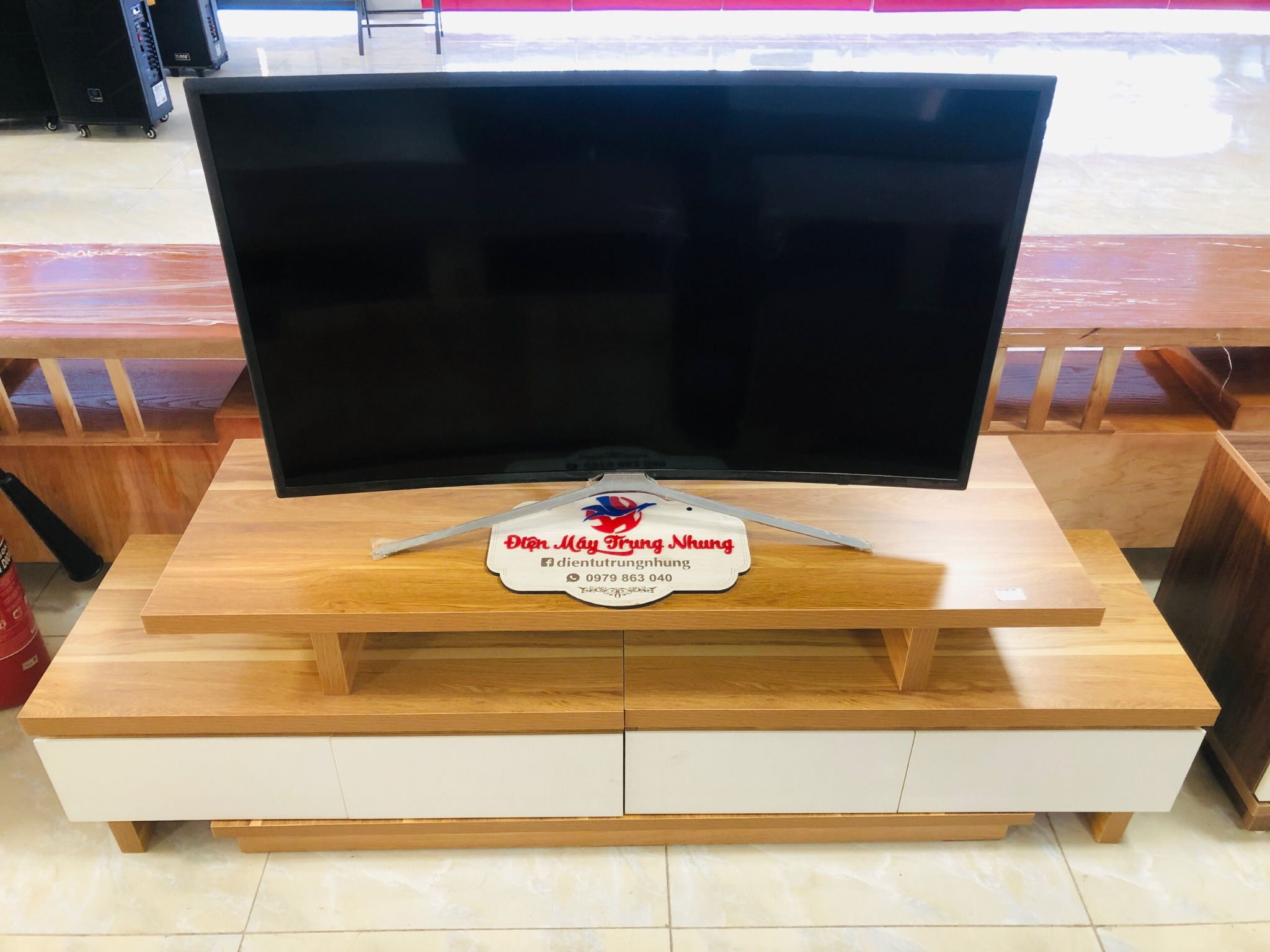 Kệ tivi rút 1.6m 3399