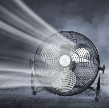 Quạt Năng Lượng Mặt Trời Có Pin Tích Điện. Cánh Nhôm Siêu Mát, Hàng Cứng Cáp, Có Cổng Sạc USB