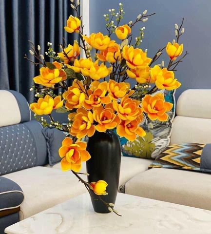 Lọ hoa trang trí đẹp cho không gian hiện đại tươi mới