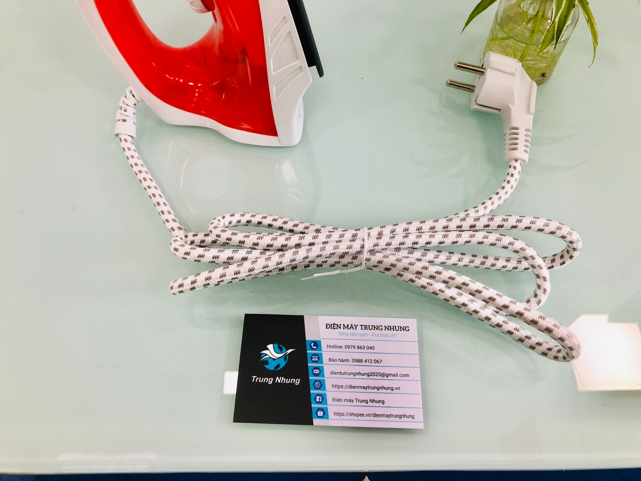 Bàn là khô Alaska BL-100, 1200W