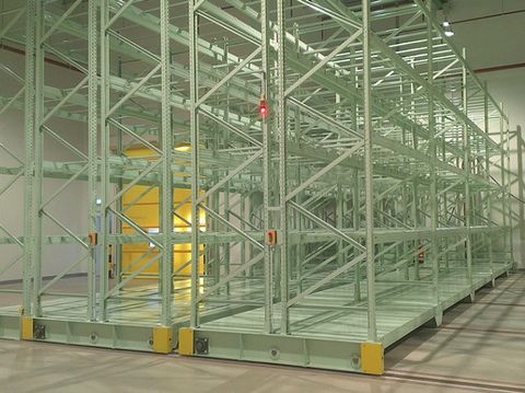 Heavy duty mobile rack