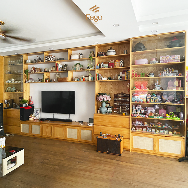  KỆ TIVI KỊCH TRẦN TÍCH HỢP TỦ KÍNH CUSTOM 