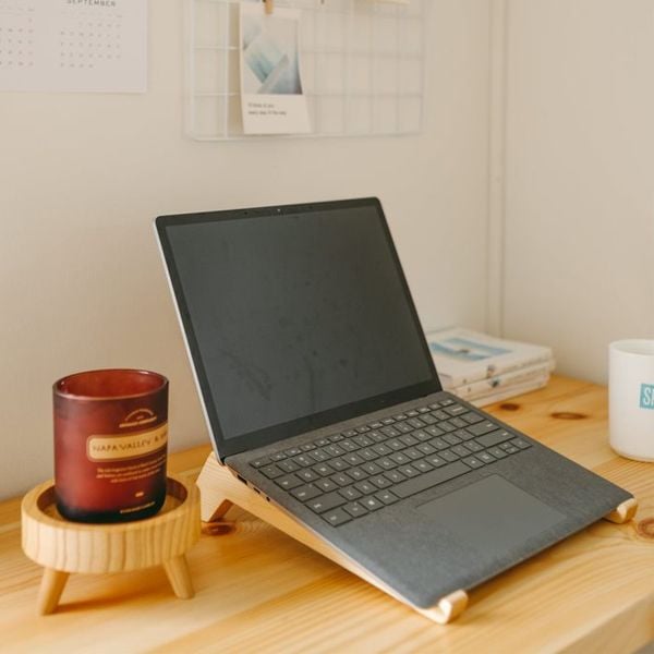  Kệ gỗ tản nhiệt laptop 