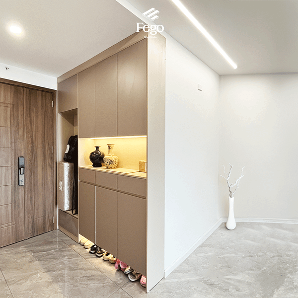  TỦ GIÀY KỊCH TRẦN TÍCH HỢP LED CUSTOM 