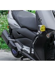 Khung chống đỗ dưới  và lót chân Loboo cho Yamaha Xmax 300