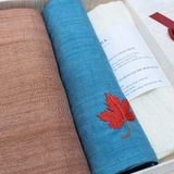  Set quà 015: khăn quàng đũi tơ tằm, khăn tay thêu 