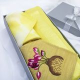  Set quà 041 Nắng Mềm: Khăn lụa vàng màu tự nhiên 