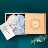  Bộ quà tặng khăn lụa hộp gỗ (được chọn mẫu khăn) 
