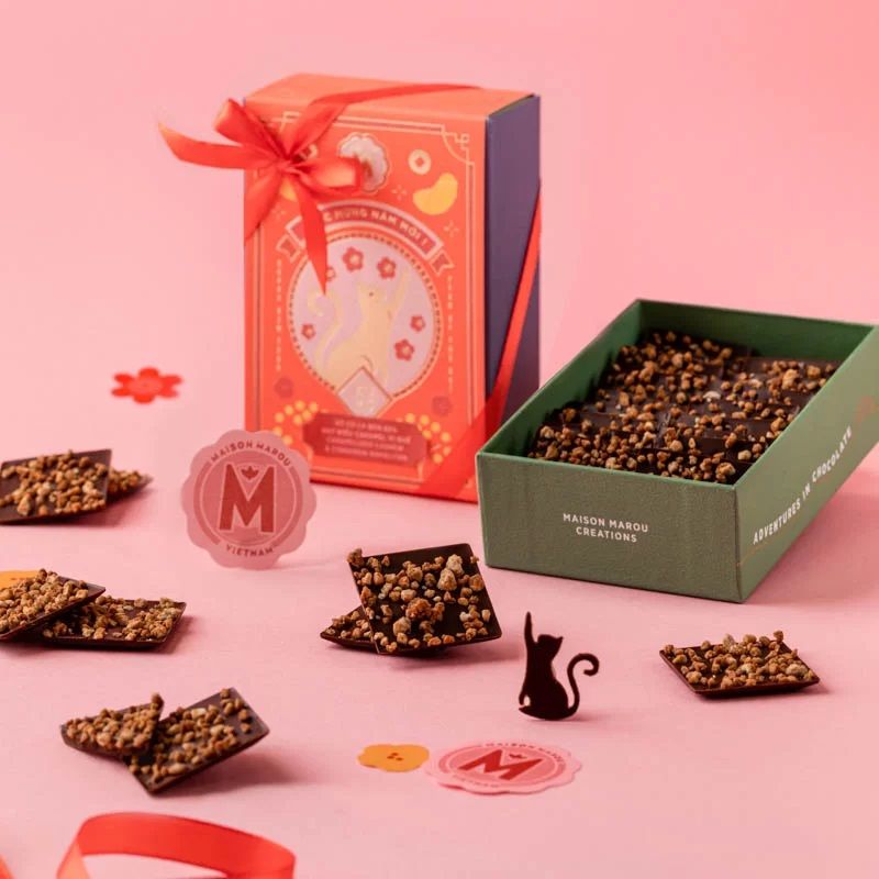  SÔ-CÔ-LA ĐEN 65% HẠT ĐIỀU CARAMEL QUẾ 