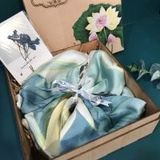  Bộ quà tặng khăn lụa hộp gỗ hoa sen (được chọn mẫu khăn) 
