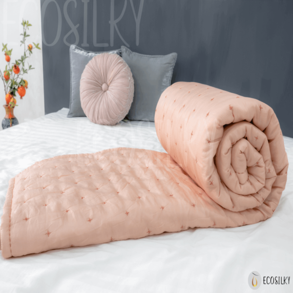  Chăn lụa khâu tay hoa thị hồng đào Ecosilky 