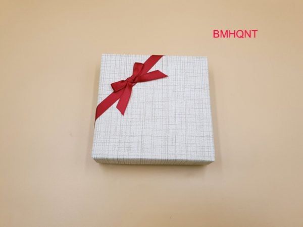  Hộp quà vuông nhỏ 