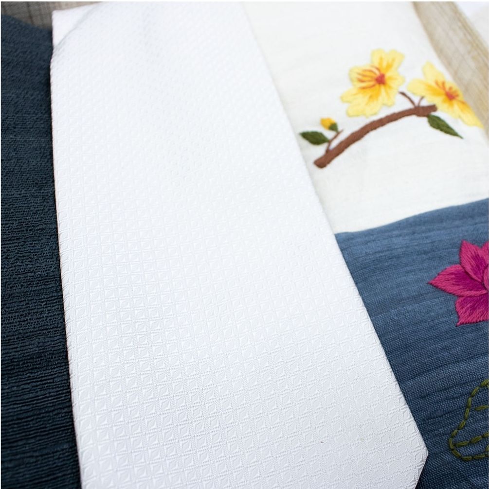  Set quà 020: Khăn mùi xoa tơ tằm cho người nước ngoài 