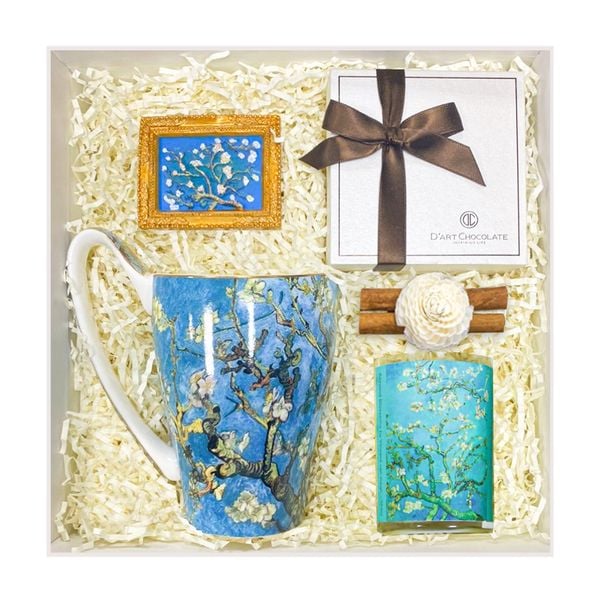  Almond Blossoms inspiration giftbox 