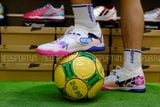  Giày Bóng Đá Cỏ Nhân Tạo Puma Future 7 Bo Thun Trắng đế hồng TF 