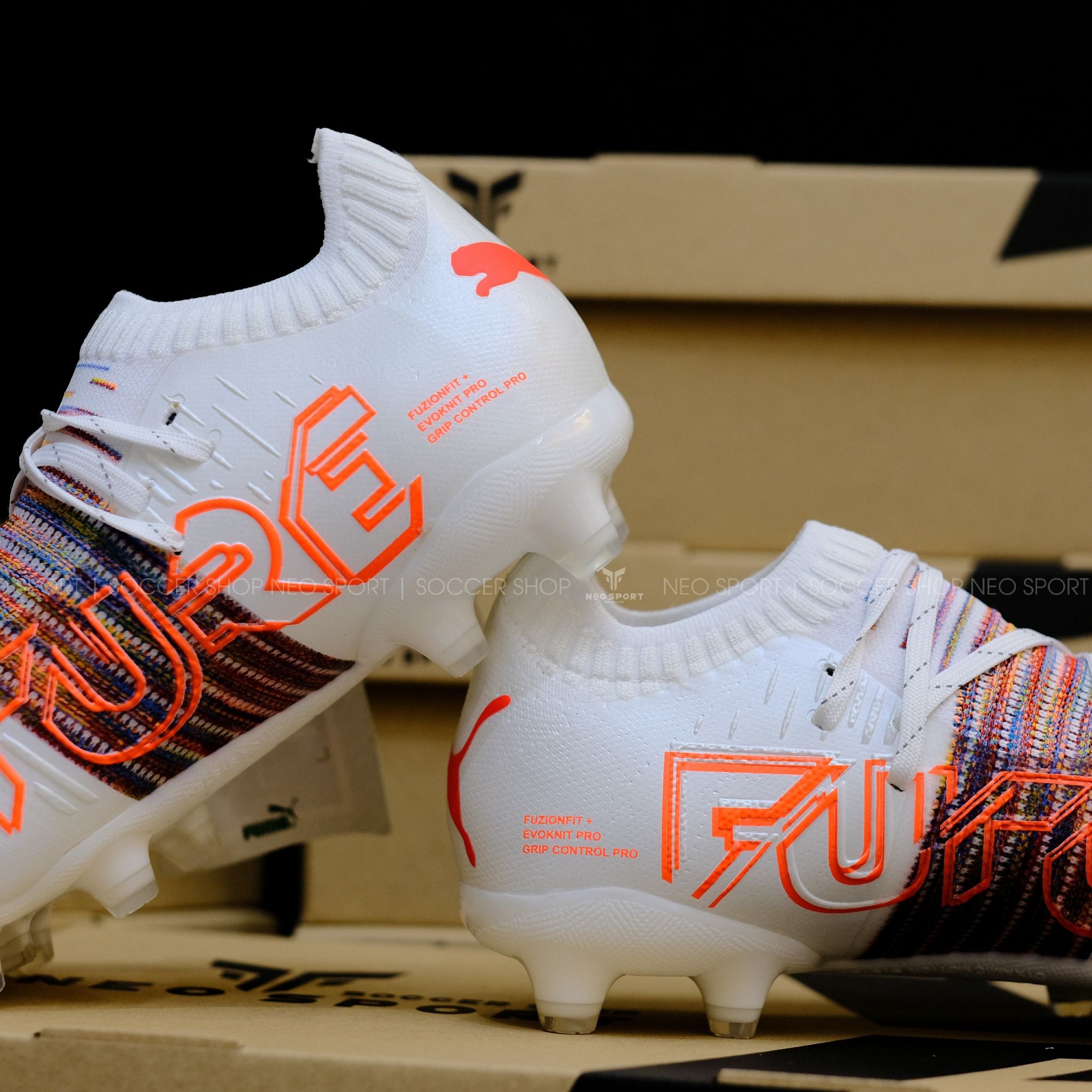 Giay đa Banh Cỏ Tự Nhien Puma Future Z 1 1 Pro Cage Bo Thun Trắng Cam Neo Sport Giay đa Banh Cỏ Tự Nhien Puma Future Z 1 1 Pro Cage Bo Thun Trắng Cam Neo Sport