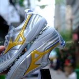  Giày Bóng Đá Cỏ Nhân Tạo Mizuno Morelia Sala Japan Đế Đệm Xám/Vạch Vàng TF 