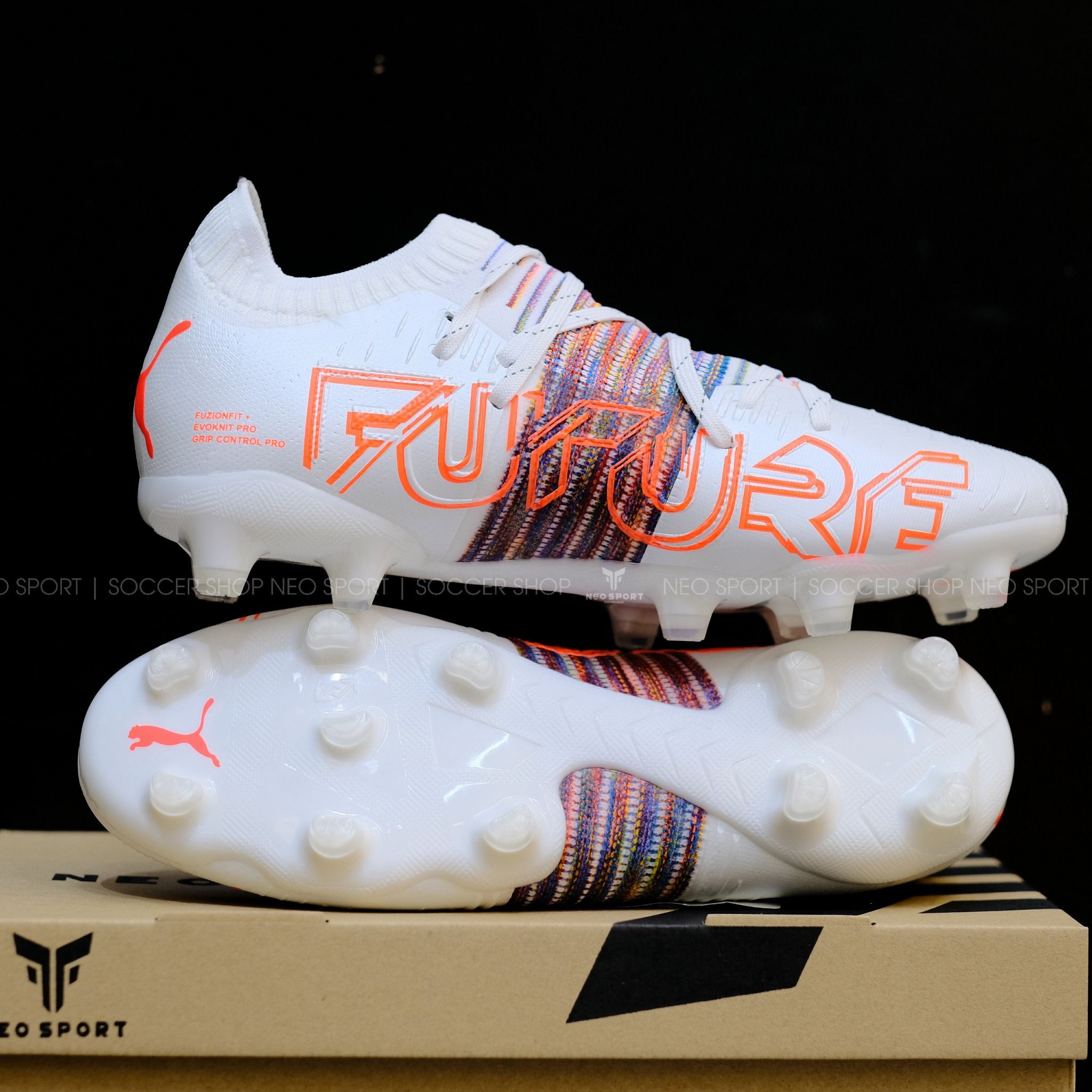 Giay đa Banh Cỏ Tự Nhien Puma Future Z 1 1 Pro Cage Bo Thun Trắng Cam Neo Sport Giay đa Banh Cỏ Tự Nhien Puma Future Z 1 1 Pro Cage Bo Thun Trắng Cam Neo Sport
