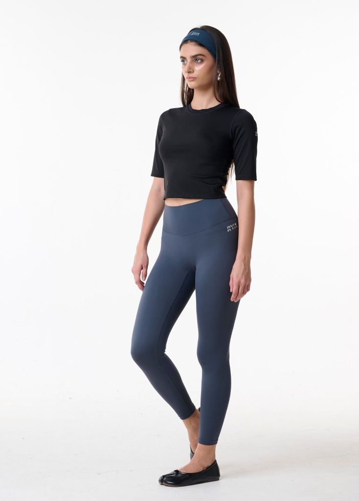 Áo tay ngắn GENTLE TOP Black