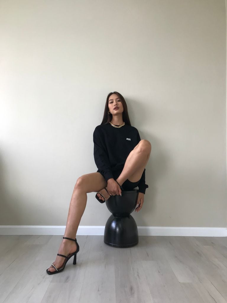 Áo RYA SWEATER Black