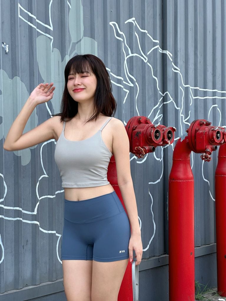 Áo Strappy Croptank Grey