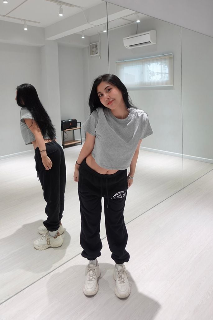 Quần Oversized Jogger Black