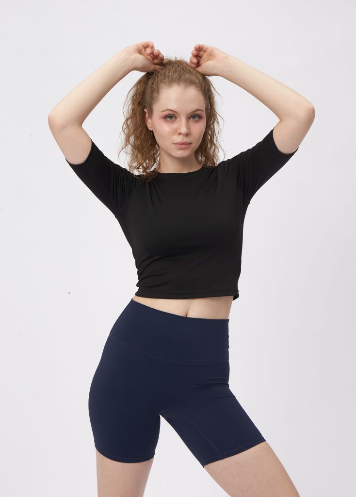 Áo tay ngắn GENTLE TOP Black