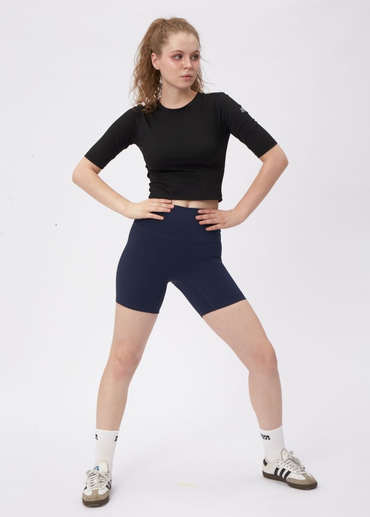 Áo tay ngắn GENTLE TOP Black