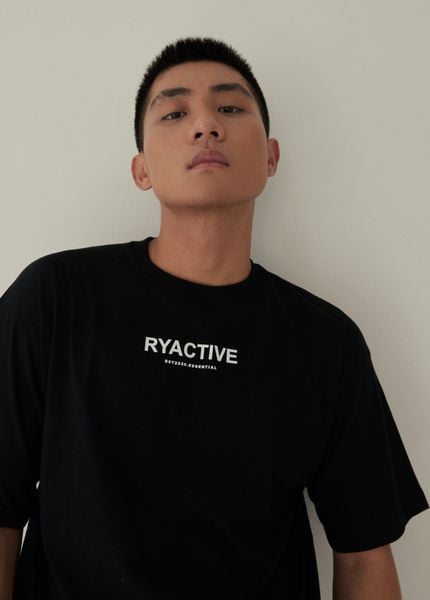  Áo thun RYAMAN ESSENTIAL TEE Black 