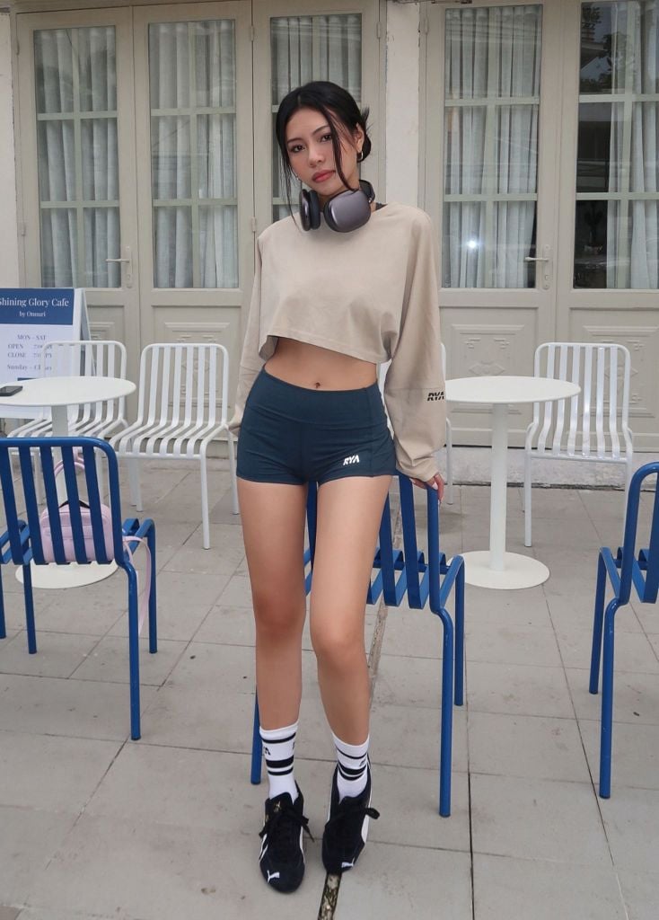 Áo thun YOLO CROPPED TEE Light Beige
