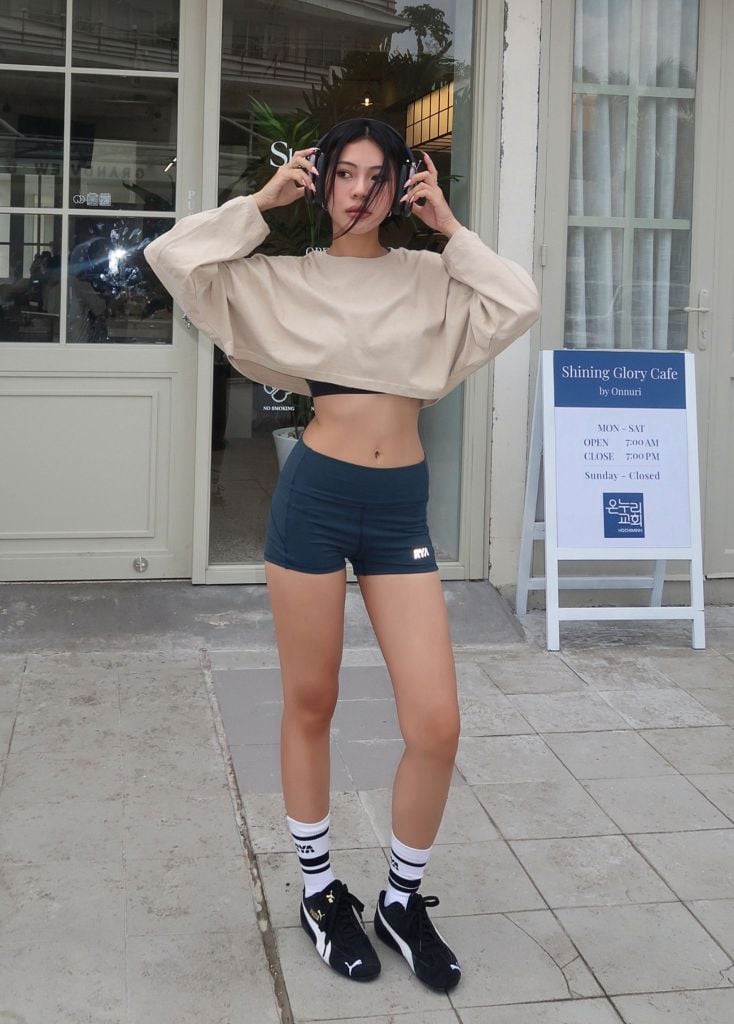 Áo thun YOLO CROPPED TEE Light Beige