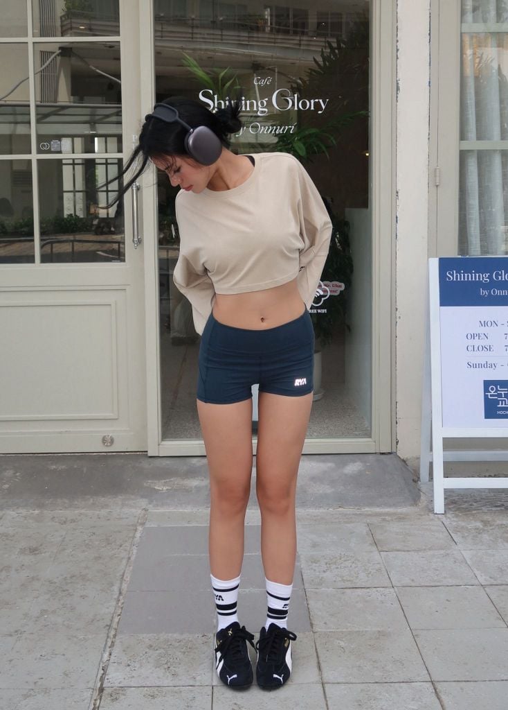 Áo thun YOLO CROPPED TEE Light Beige