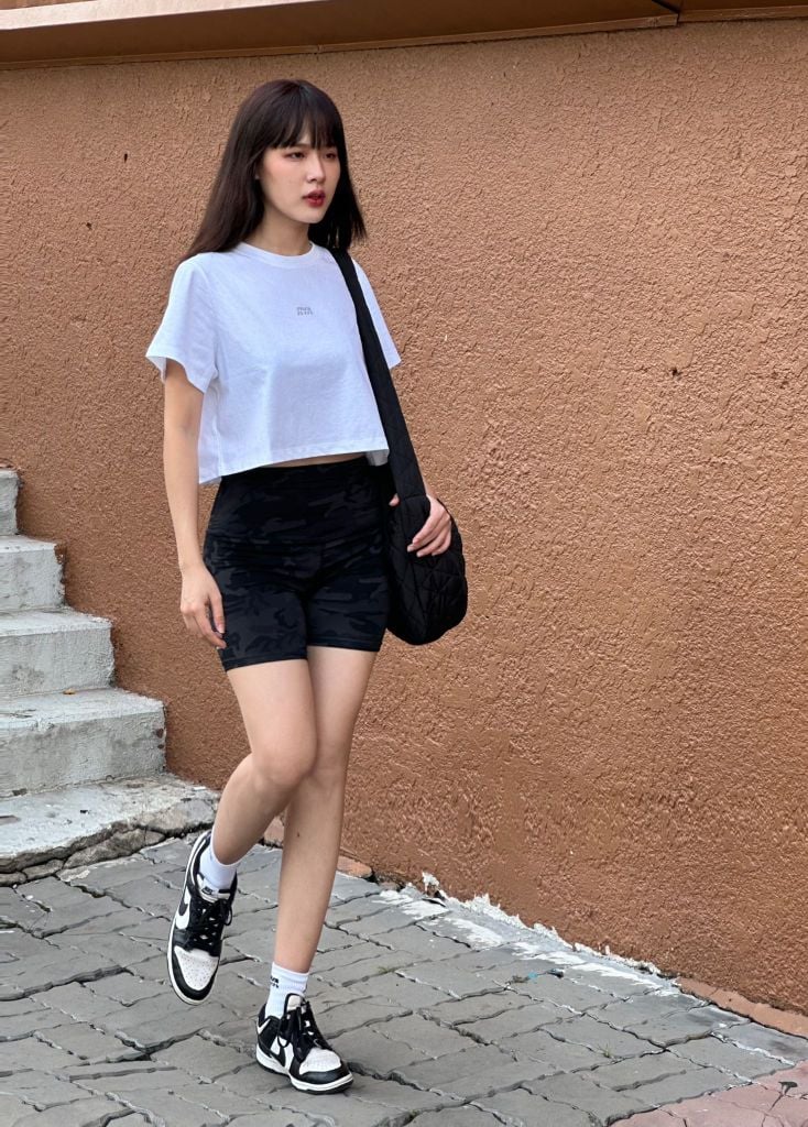 Áo thun COMFY CROPTOP White