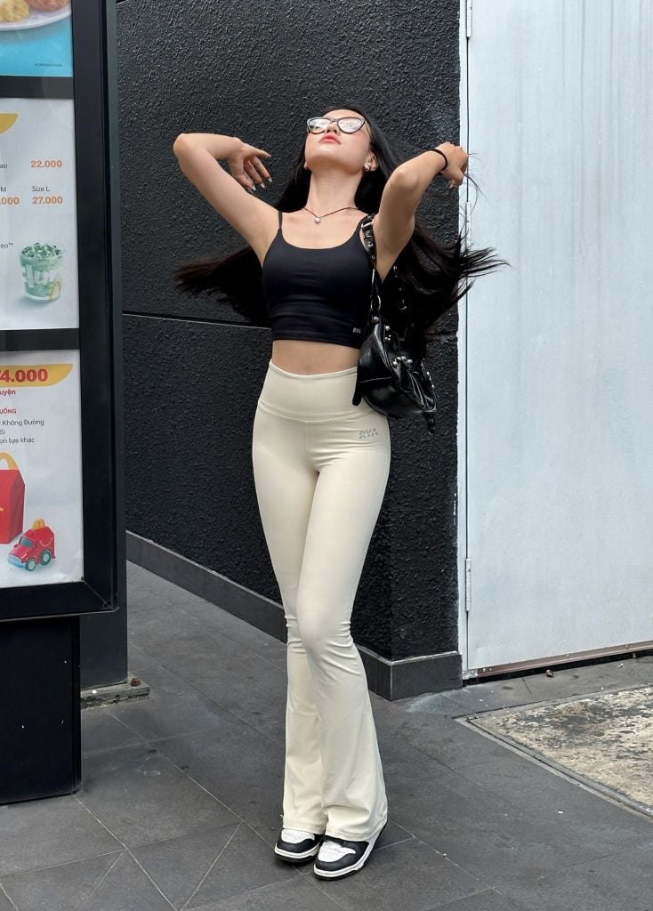 Quần RYA FLARED LEGGING Coconut Cream