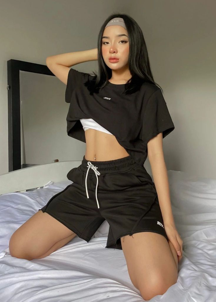 Áo thun COMFY CROPTOP Black
