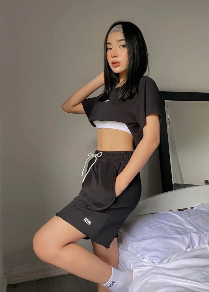 Áo thun COMFY CROPTOP Black