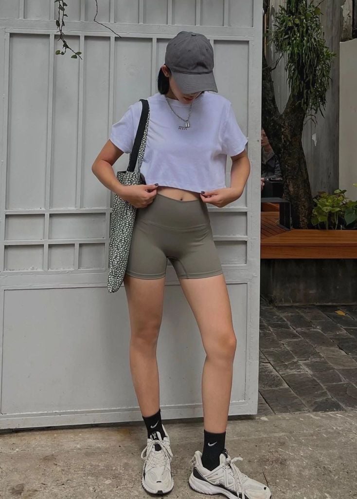 Áo thun COMFY CROPTOP White