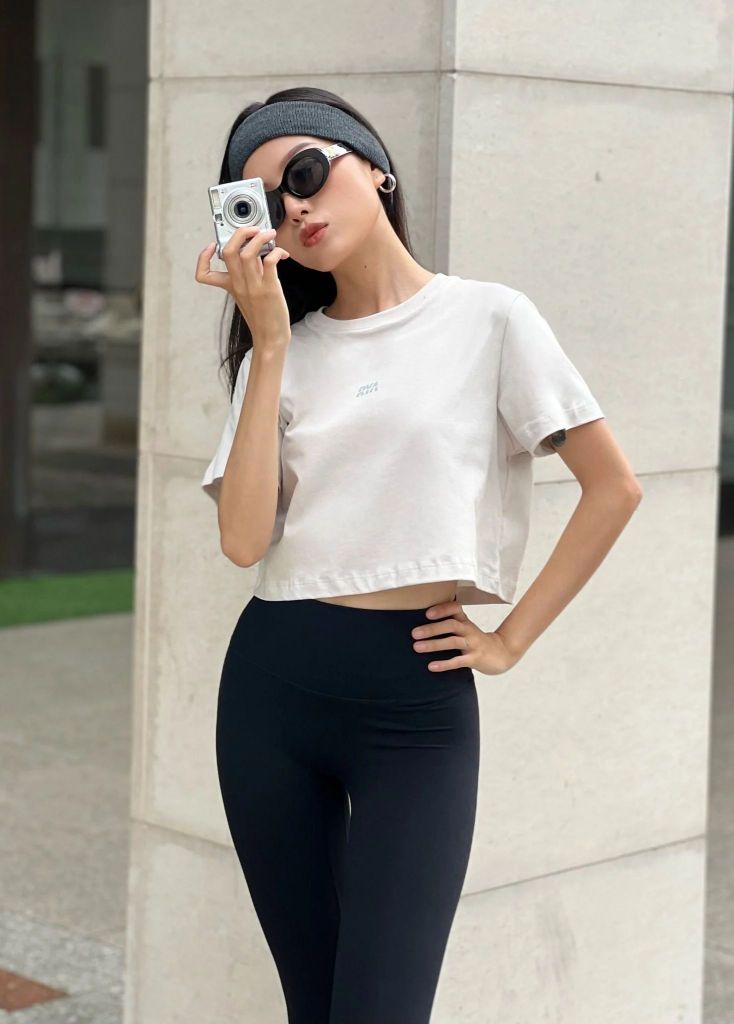 Áo thun COMFY CROPTOP Smokey Grey