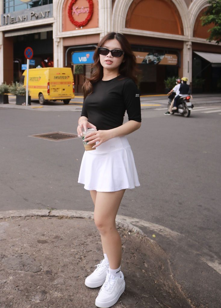 Áo tay ngắn GENTLE TOP Black