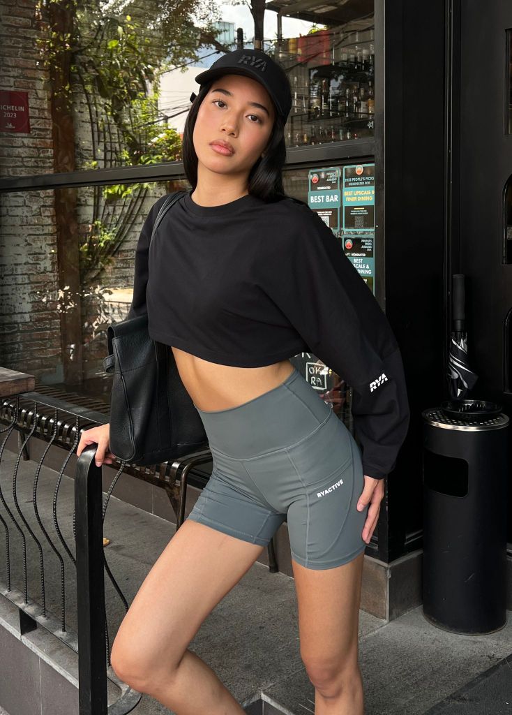 Áo thun YOLO CROPPED TEE Black