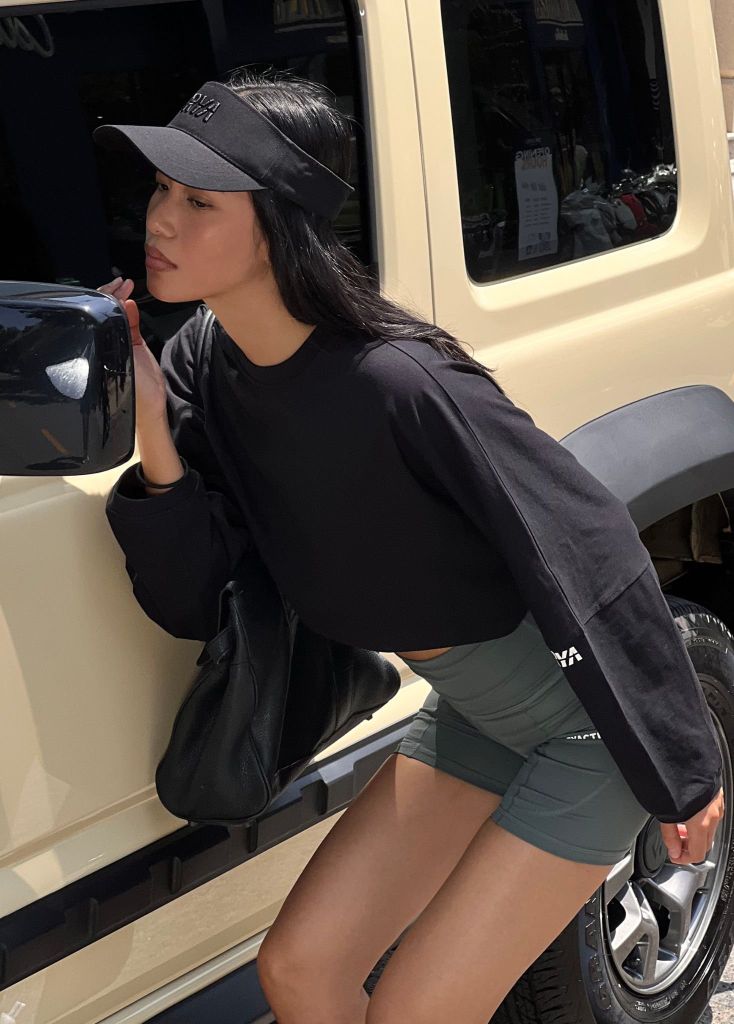 Áo thun YOLO CROPPED TEE Black