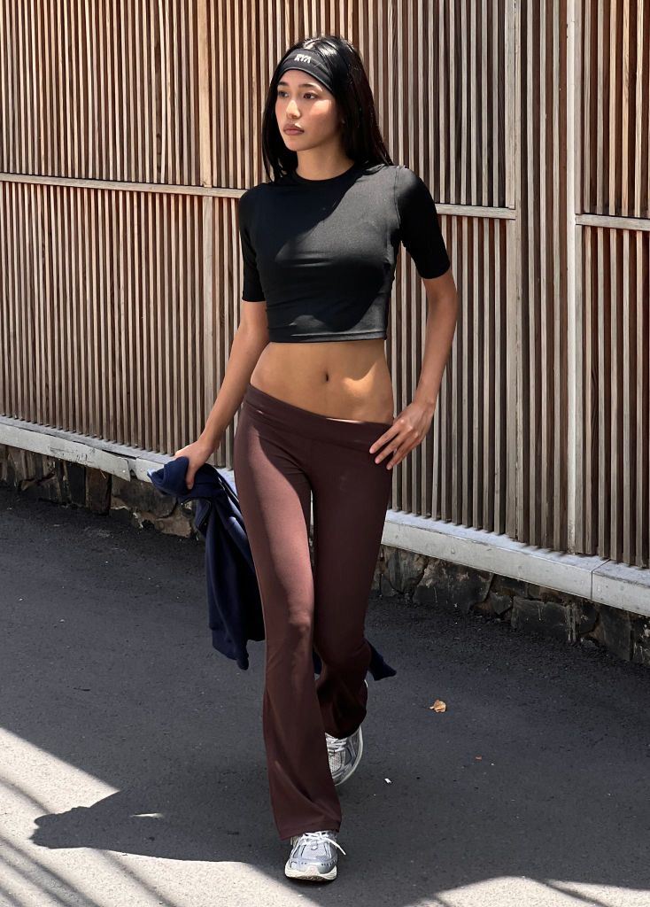 Áo tay ngắn GENTLE TOP Black