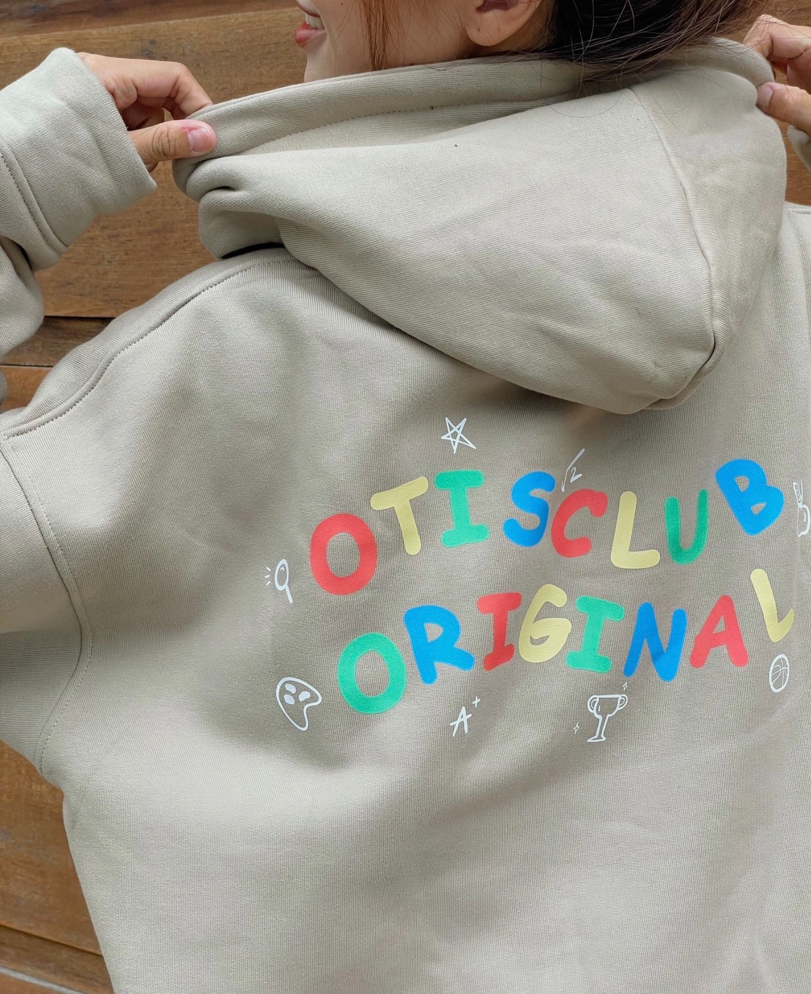  HOODIE NÚT BTS 