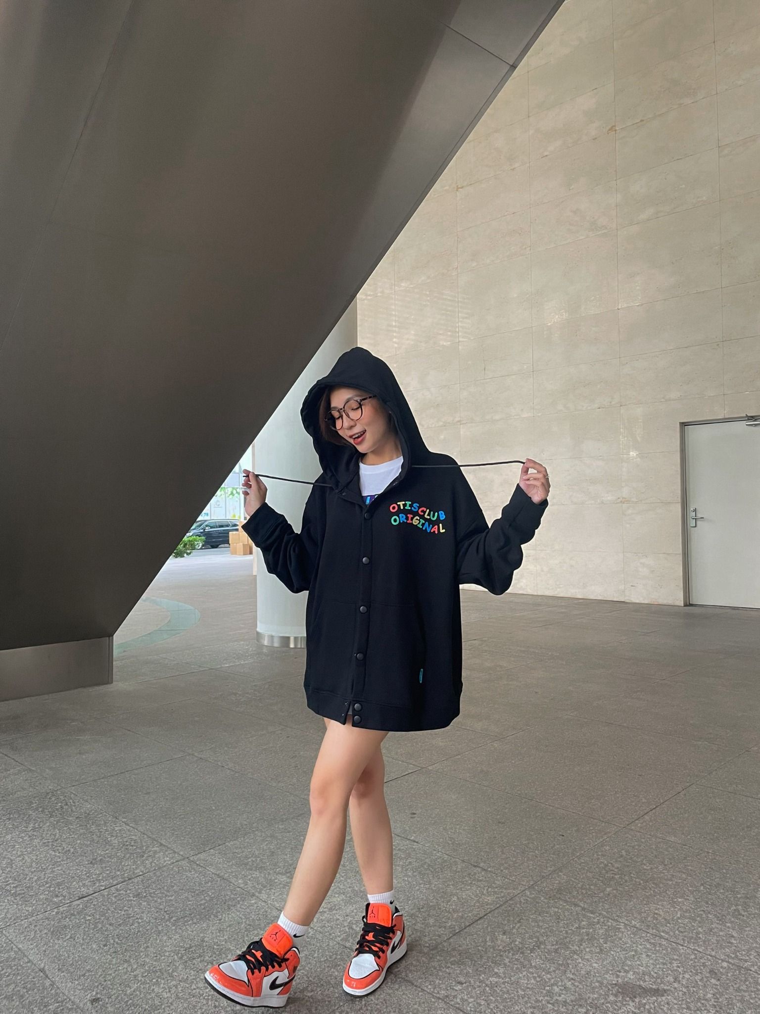  HOODIE NÚT BTS 