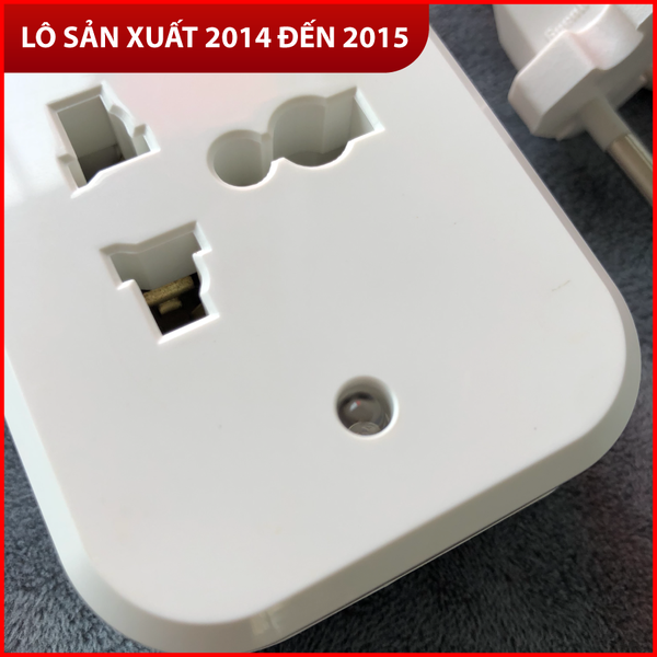 Ổ cắm Điện Quang ĐQ ESK02 ( 4 lỗ 3 chấu ) - Năm SX 2014, 2015 - Bảo hành 12 tháng