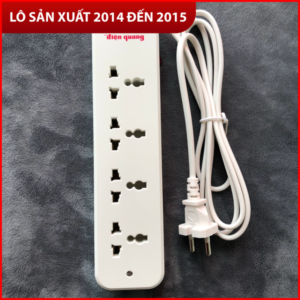 Ổ cắm Điện Quang ĐQ ESK02 ( 4 lỗ 3 chấu ) - Năm SX 2014, 2015 - Bảo hành 12 tháng