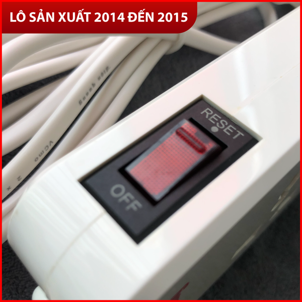 Ổ cắm Điện Quang ĐQ ESK02 ( 4 lỗ 3 chấu ) - Năm SX 2014, 2015 - Bảo hành 12 tháng