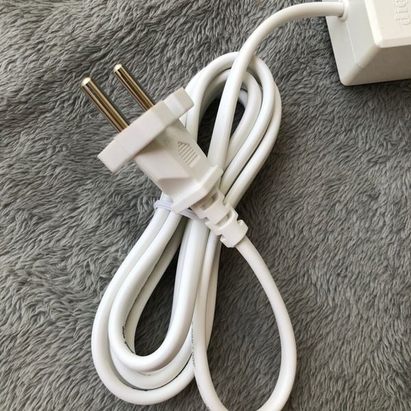 Ổ cắm Điện Quang ĐQ 001A-02 ( 2 lỗ )